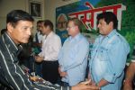 Salim Khan, Gajendra Chauhan at Basera NGO food distribution event on 18th Dec 2011 (19).JPG
